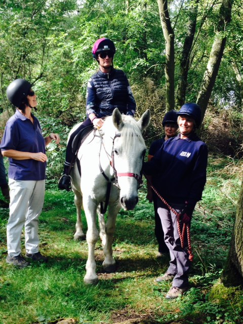 Post image for Fi & her team enjoy ride in the woods
